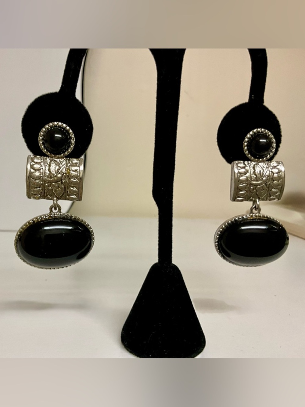 Vintage Black Cabochon Clip On Earrings Silver Tone Ornate Dangle Gothic Baroque - Picture 5 of 7